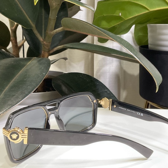 VERSACE VINTAGE ICON PILOT SUNGLASSES - Picture 6 of 8